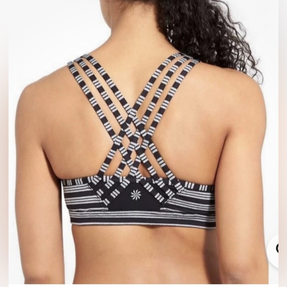 Athleta Fully Focused Strappy Sports Bra